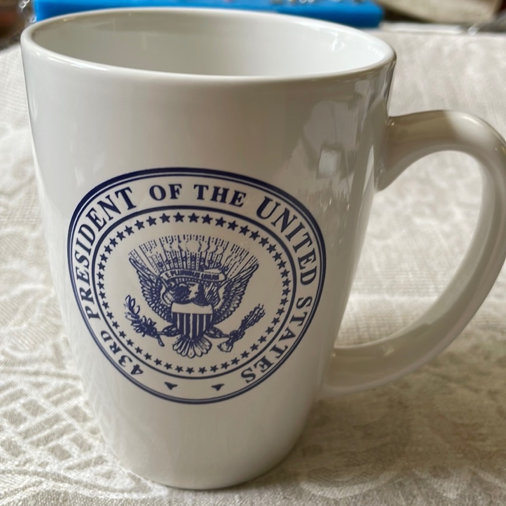 43rd President of United States George Bush signature mug cup